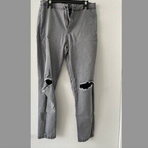 Grey Distressed Skinnny Jeans - size US 10